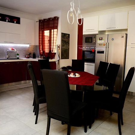 Modern And Homely Apartment In マルサスカーラ エクステリア 写真