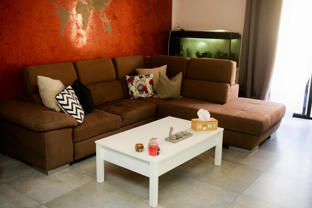 Modern And Homely Apartment In マルサスカーラ エクステリア 写真