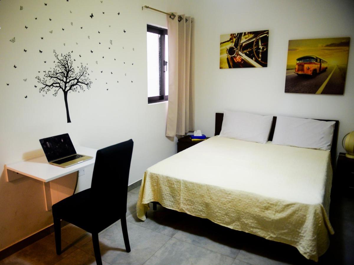 Modern And Homely Apartment In マルサスカーラ エクステリア 写真