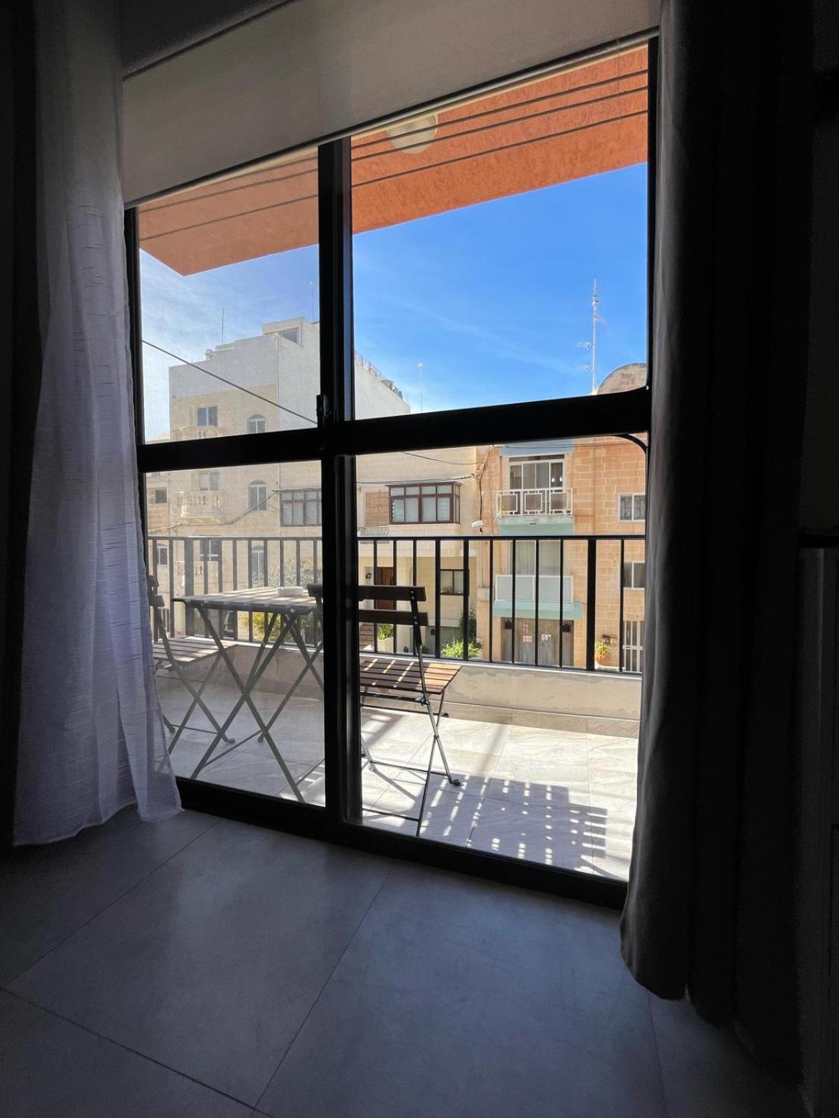 Modern And Homely Apartment In マルサスカーラ エクステリア 写真
