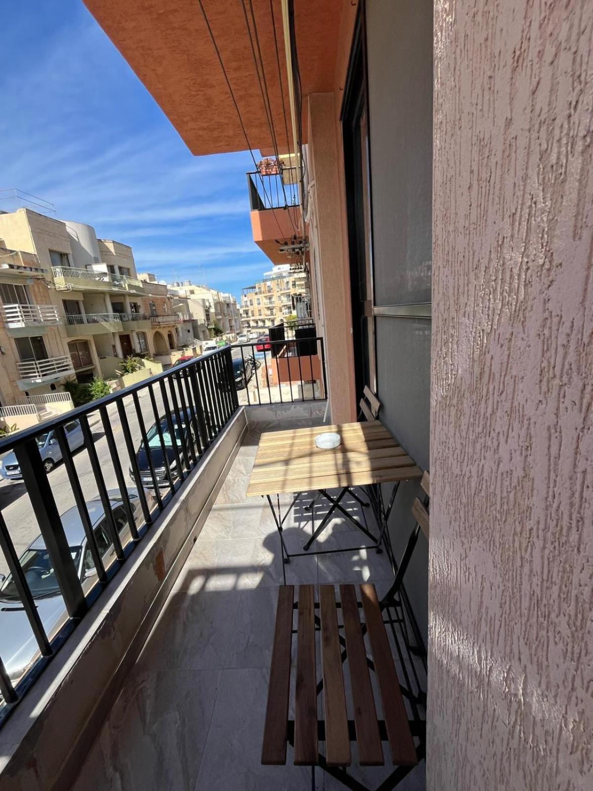 Modern And Homely Apartment In マルサスカーラ エクステリア 写真
